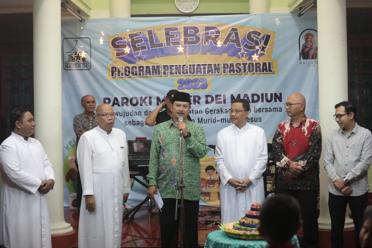 Foto utama berita: Buka Bazar UMKM Gereja Mater Dei, Wali Kota Beri Semangat UMKM Mendunia