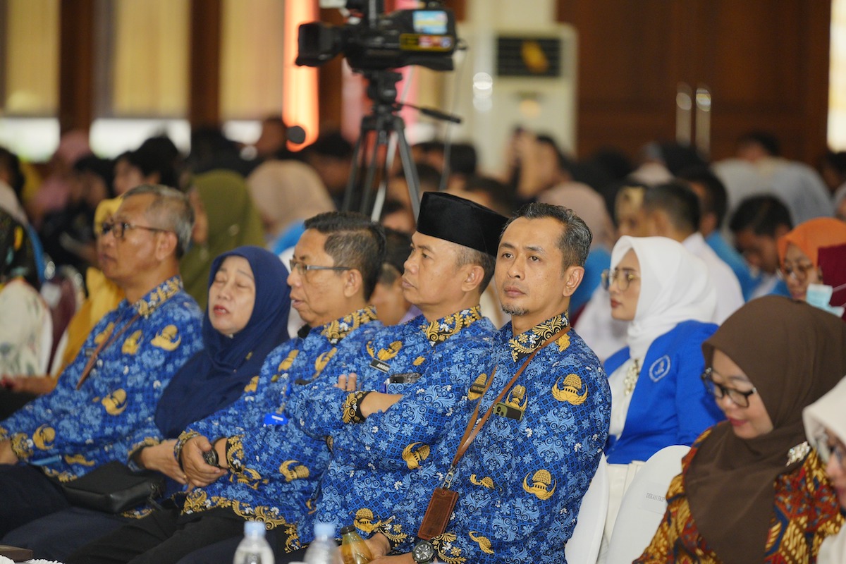 Foto 6 dari 8: Jadi Pembicara Di Unipma, Wali Kota : Anak Muda Harus Banyak Pengalaman