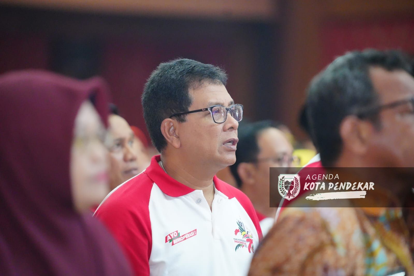 Foto 8 dari 9: Wali Kota Maidi Raih Penghargaan Pembina Koperasi di Gebyar Puncak Acara Peringatan Hari Koperasi Indonesia Ke 76 Jatim