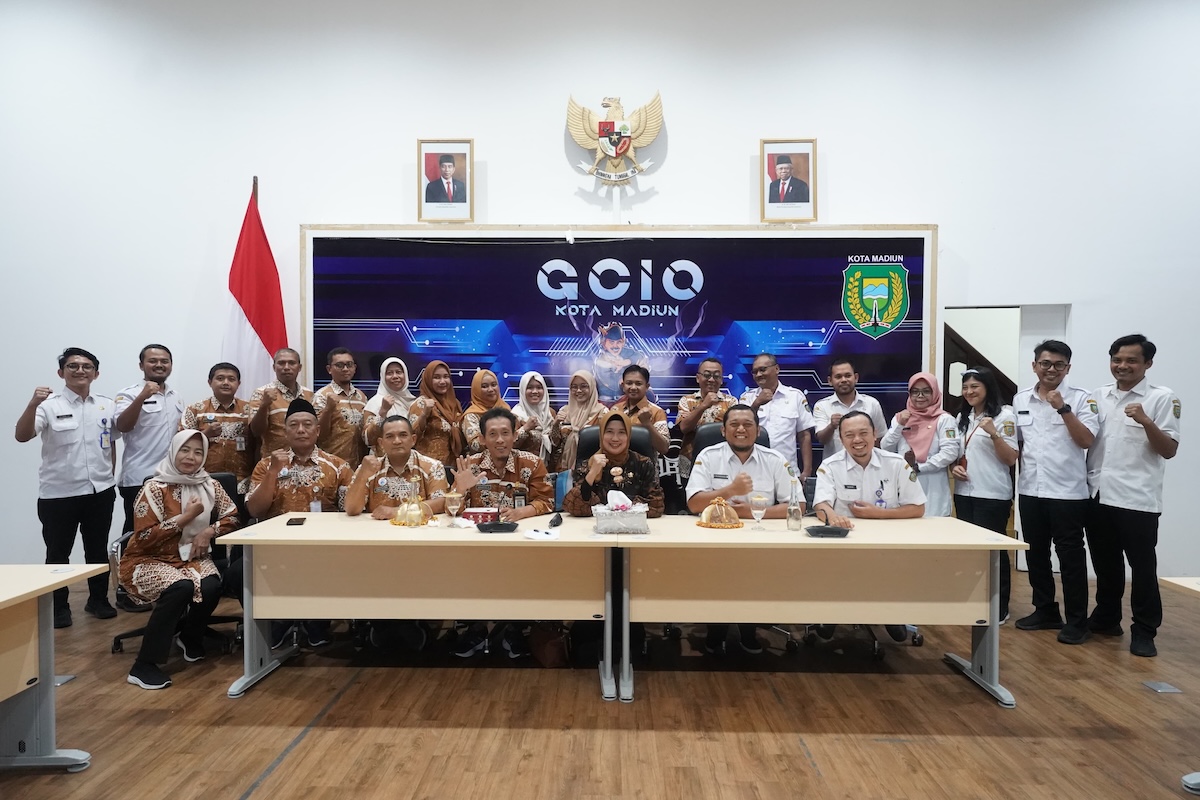 Foto utama berita: Perdalam Smart City, Dinas Kominfo Demak Studi Tiru ke Kota Madiun