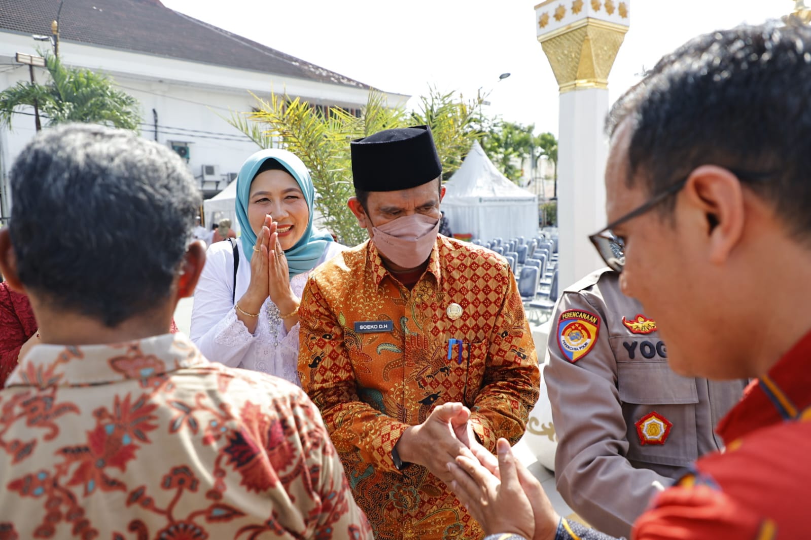 Foto 6 dari 10: Hari Kedua Masuk Kerja Pasca Lebaran, Wali Kota Gelar Halal Bihalal Dengan Pegawai Pemkot Madiun