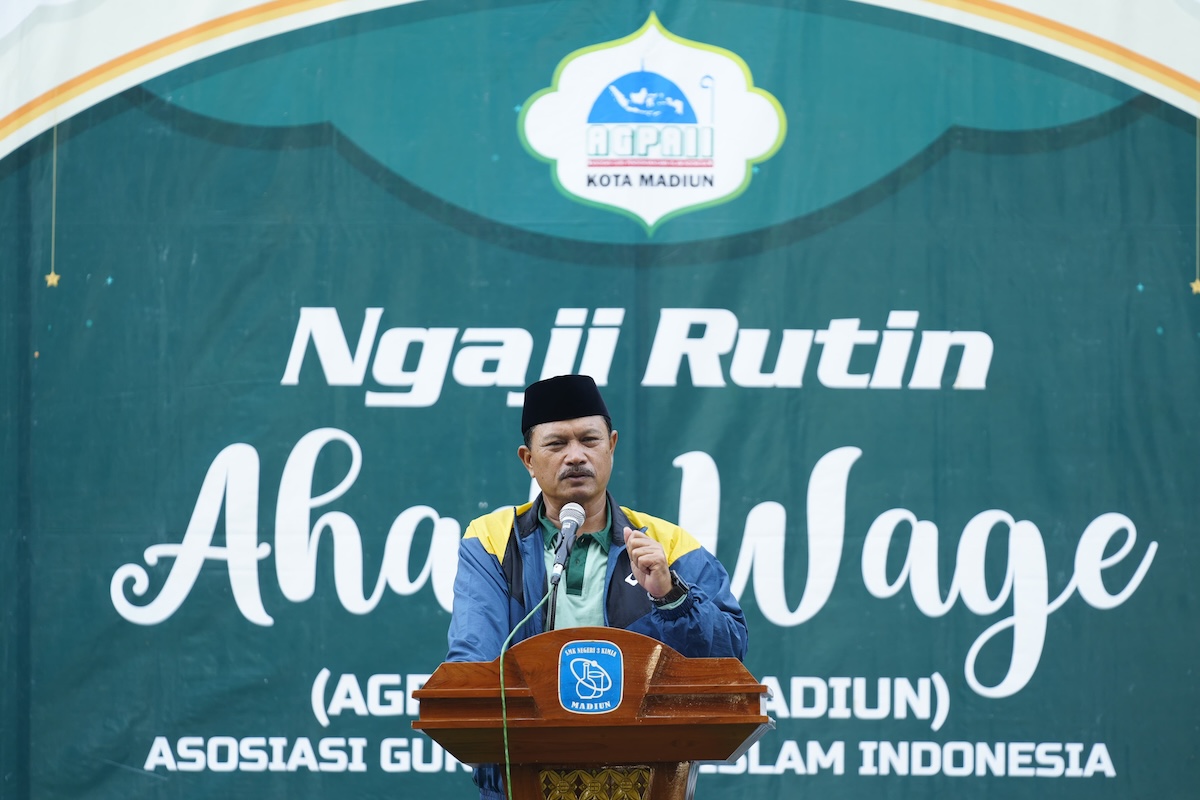 Foto 1 dari 8: Hadiri Pengajian Ahad Wage di SMKN 3, Wali Kota Madiun: Allah Pasti Mendengar Semua Doa