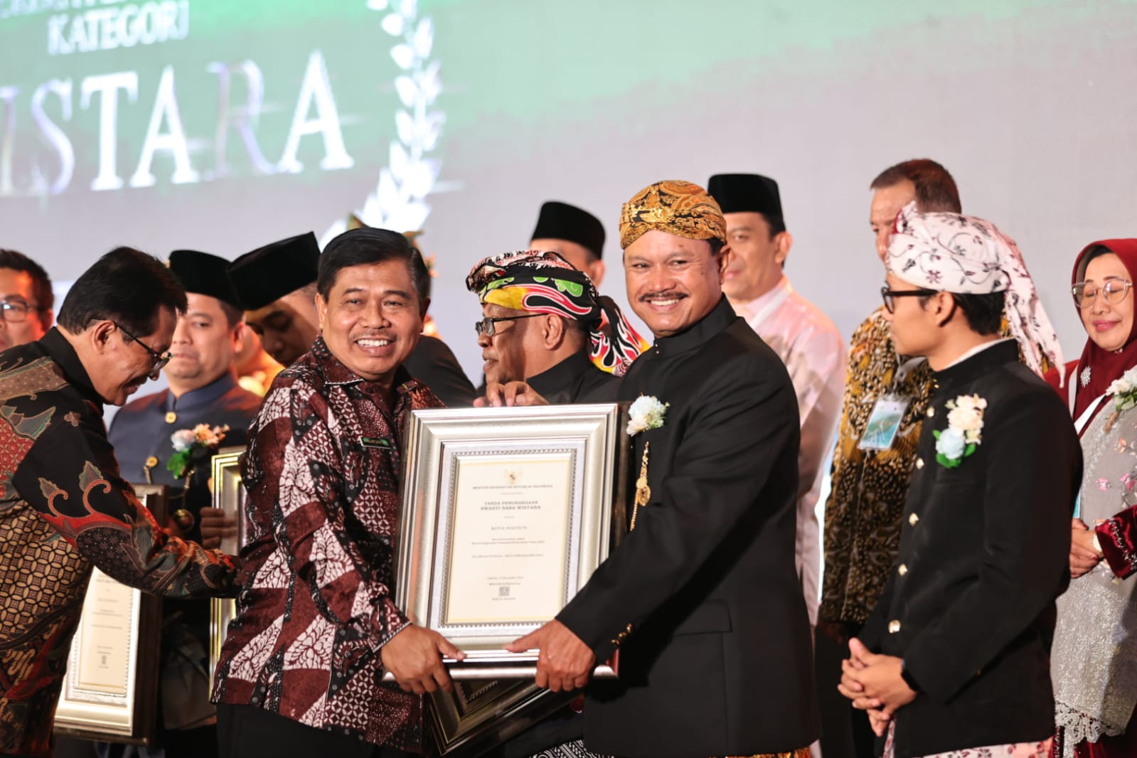 Foto 1 dari 1: Komitmen Wujudkan Kota Sehat, Kota Madiun Sukses Menangkan STBM Award Paripurna Terbaik I Tingkat Nasional