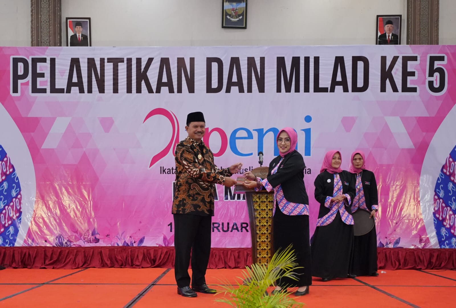 Foto 5 dari 10: Hadiri Pelantikan IPEMI, Wali Kota Pesan Tingkatkan Solidaritas Organisasi