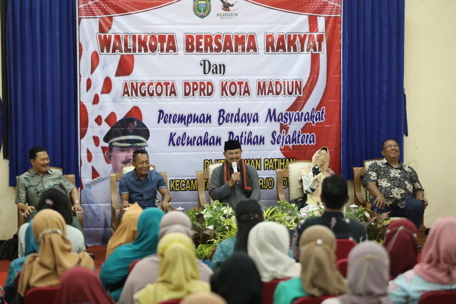 Foto 10 dari 10: Hadiri Pertemuan Kota Kita, Wali Kota Ingatkan Peran Perempuan Dalam Pembangunan