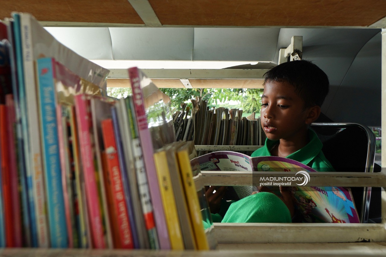 Foto 1 dari 9: Tingkatkan Minat Baca, Layanan Perpustakaan Keliling Sambangi SD