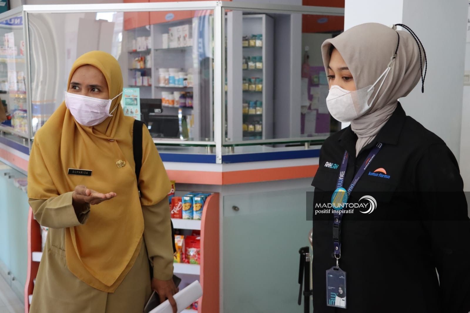 Foto 5 dari 5: Sampling 20 Apotek, Petugas Gabungan Tak Temukan Obat Yang Dilarang Pemerintah