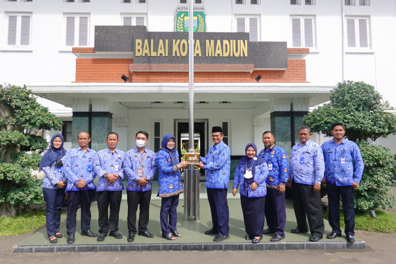 Foto 2 dari 2: Aktif Gunakan Bahasa Indonesia, Pemkot Madiun Raih Penghargaan Balai Bahasa Provinsi Jatim