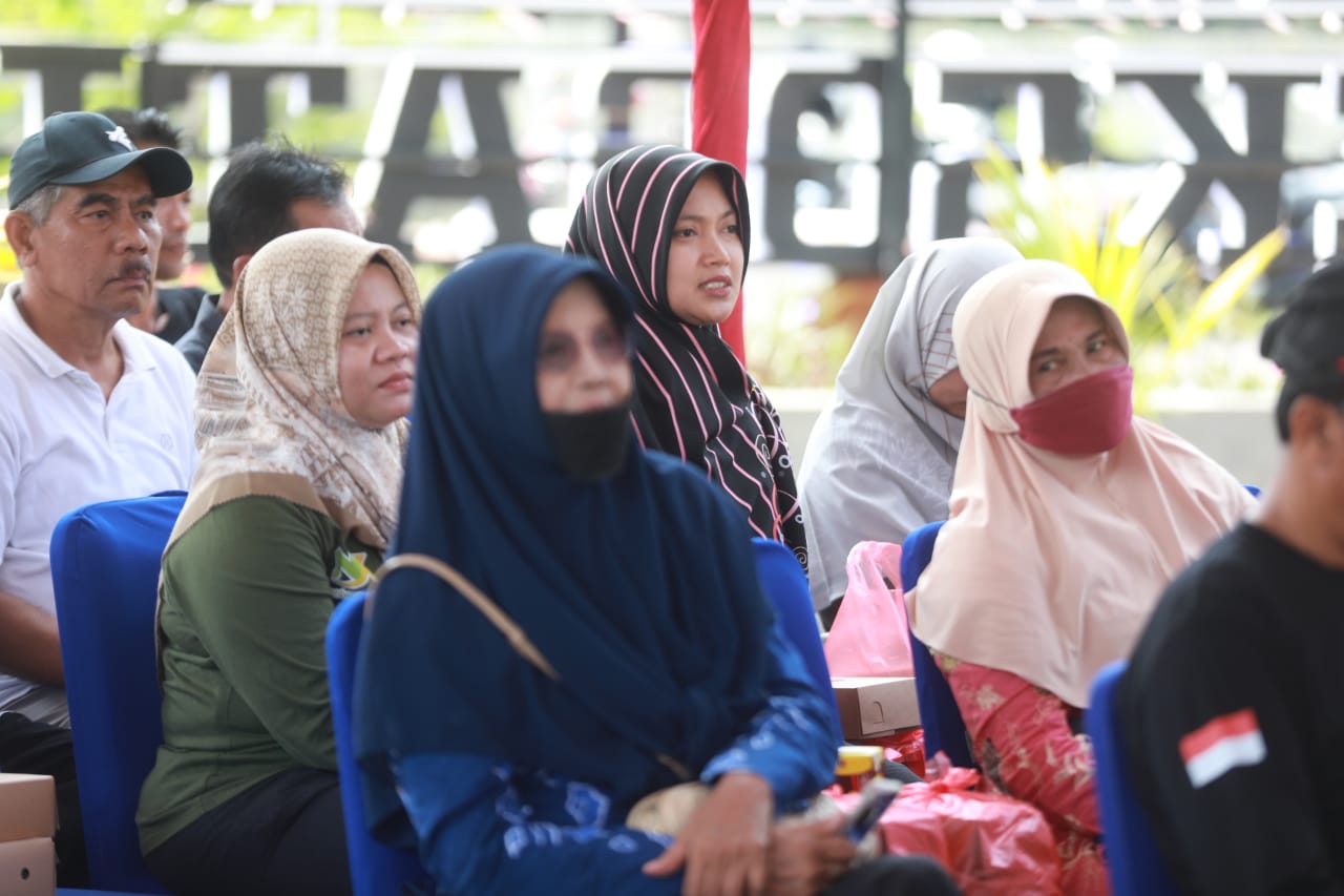 Foto 4 dari 11: Fasilitasi Kegiatan Warga, Wali Kota Resmikan Dua Kampung Tematik Baru