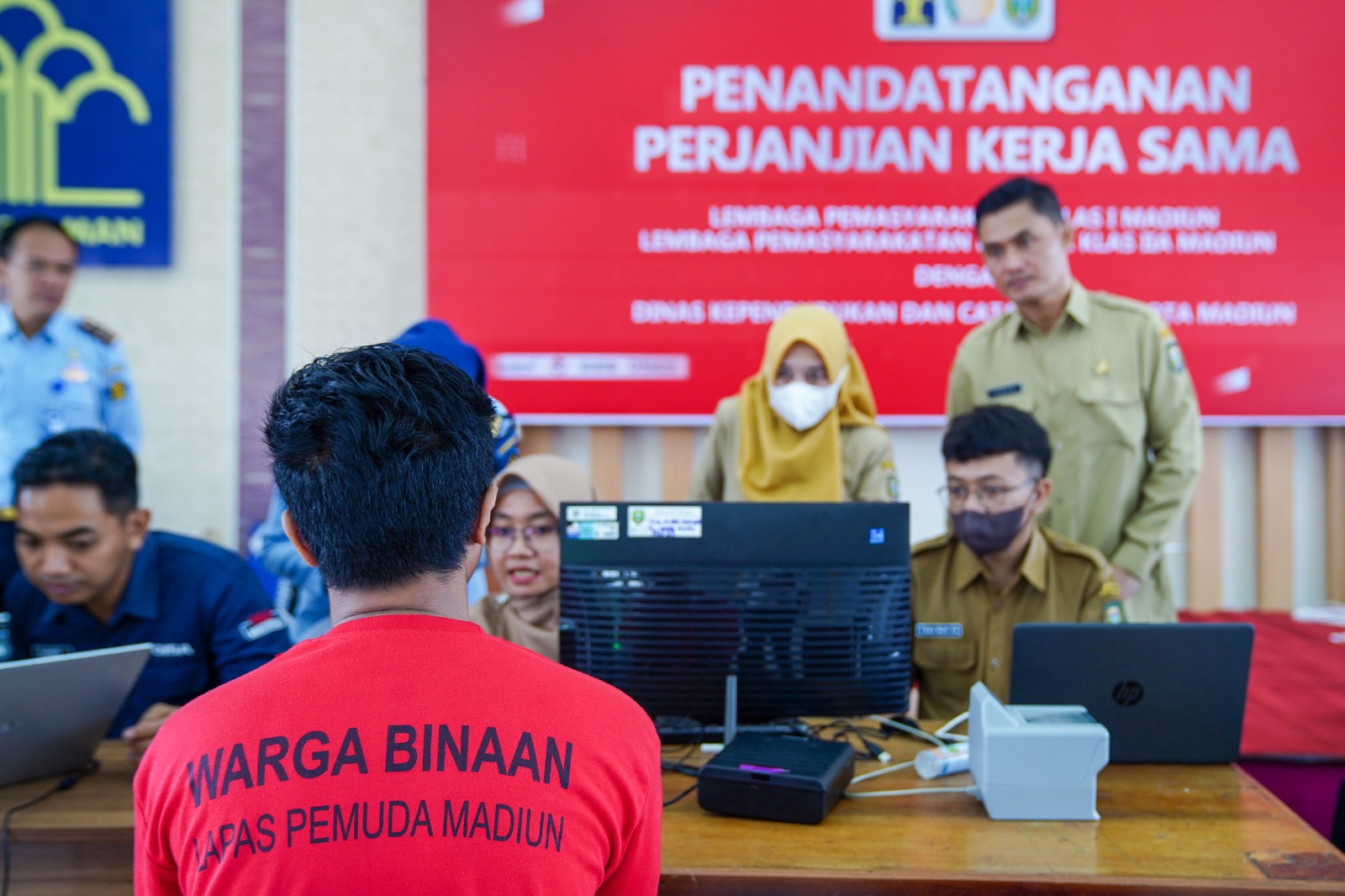 Foto 1 dari 8: Lindungi Hak Pilih Warga Binaan, Dukcapil Gelar Pemeriksaan Biometrik di Lembaga Pemasyarakatan
