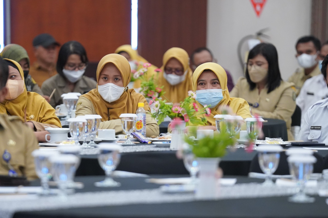 Foto 8 dari 10: Tingkatkan Kesejahteraan Masyarakat, Wali Kota Resmikan LK3 Harmonis Dan Puskesos