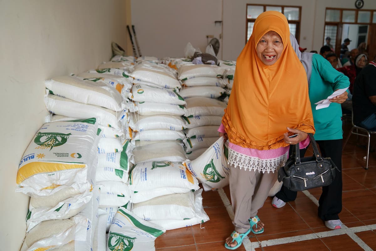 Foto 9 dari 9: Bantuan Pangan Beras Kembali Didistribusikan ke 9.841 KPM