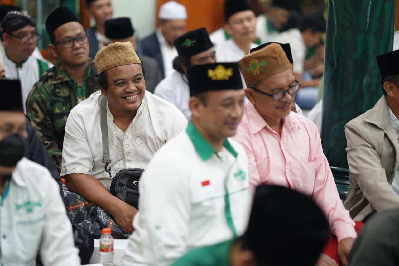 Foto 7 dari 10: Hadiri Peringatan Hari Santri PCNU, Wali Kota Sampai Terima Kasih Atas Peran Santri dan Kiai