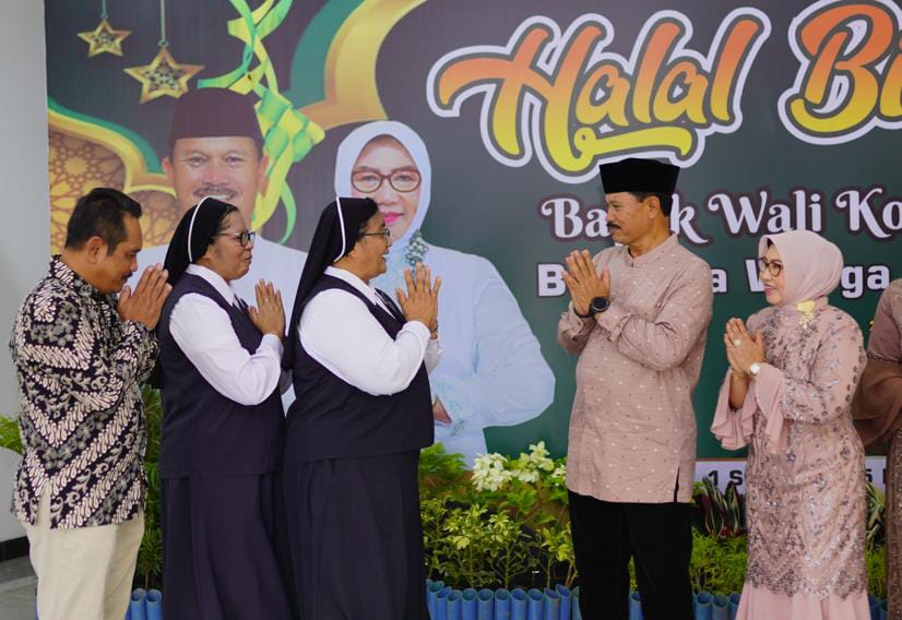 Wali Kota Maidi Gelar Open House, Ribuan Warga Antre Berjabat Tangan