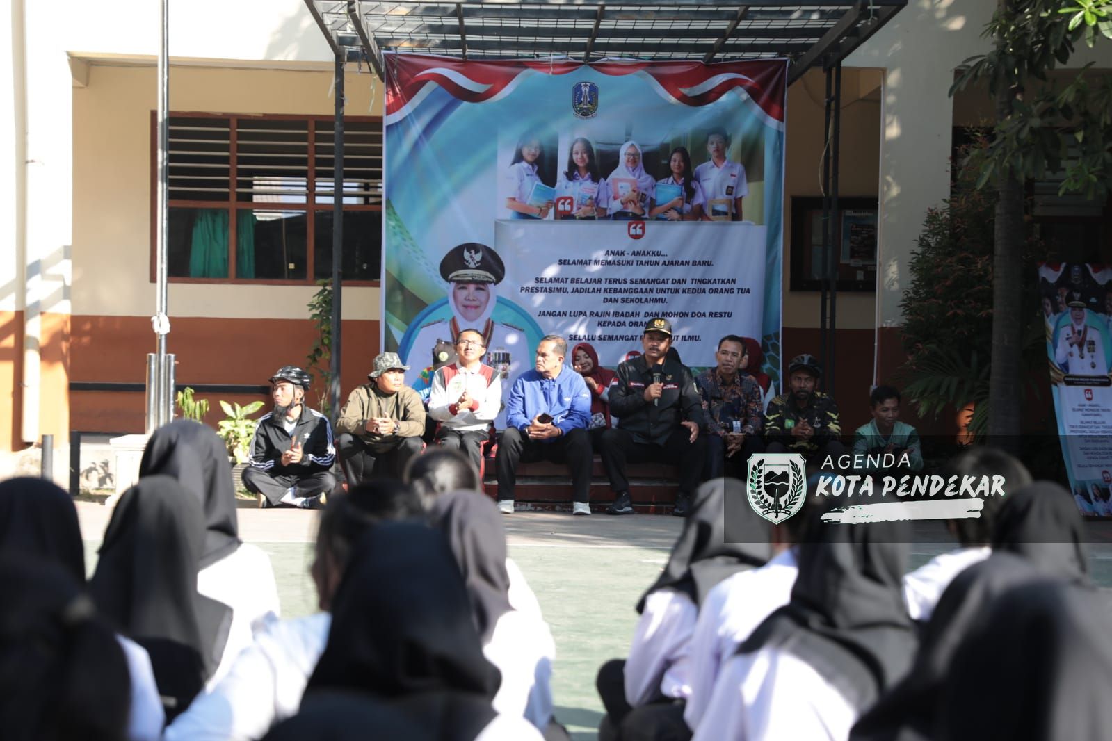 Foto 8 dari 9: Jadi Pembina Apel MPLS Smada, Wali Kota Ingatkan Pentingnya MPLS Antikekerasan