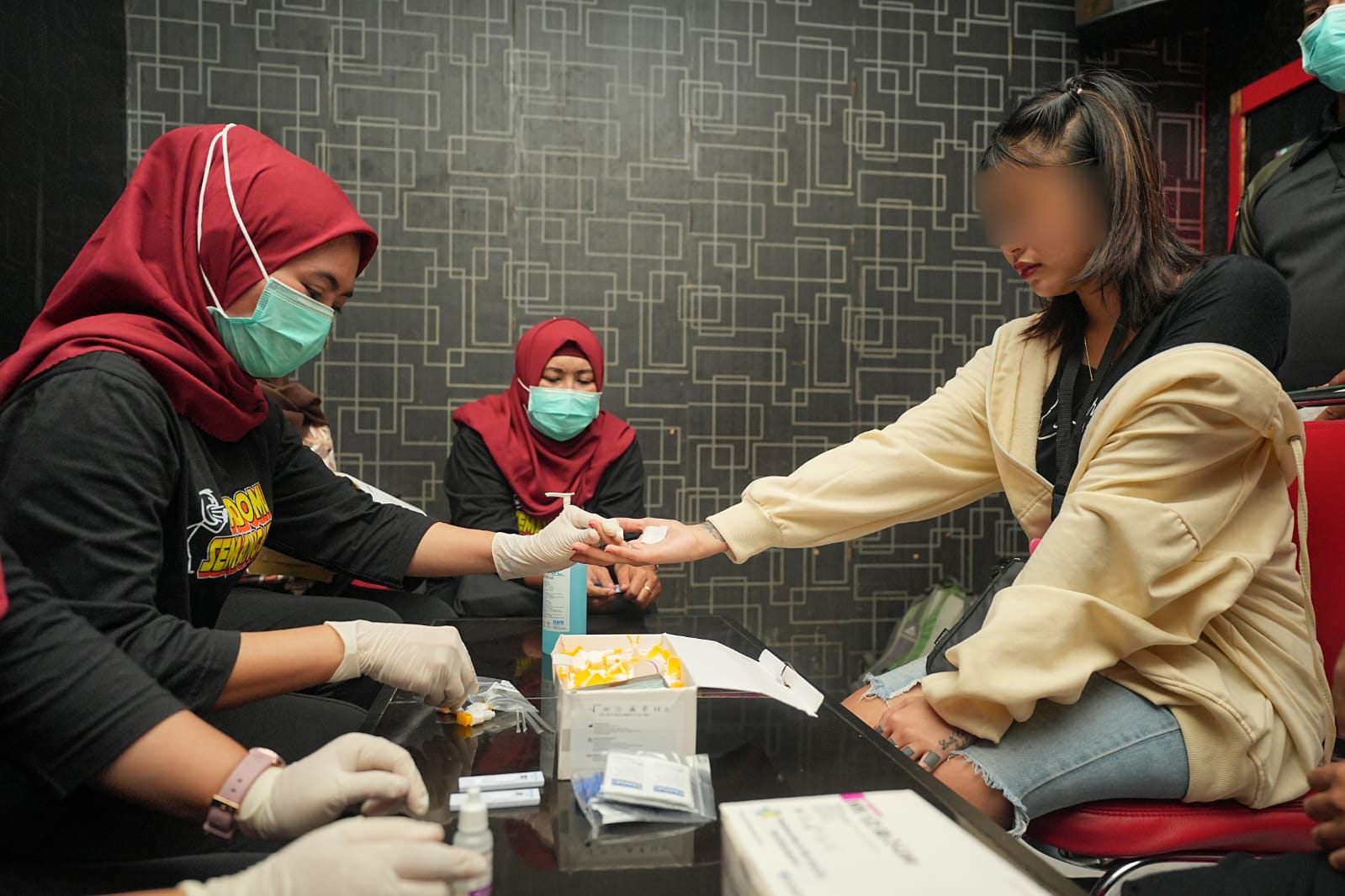 Foto 10 dari 10: Deteksi Dini HIV/AIDS di Kota Pendekar, Petugas Rutin Gelar Mobile VCT