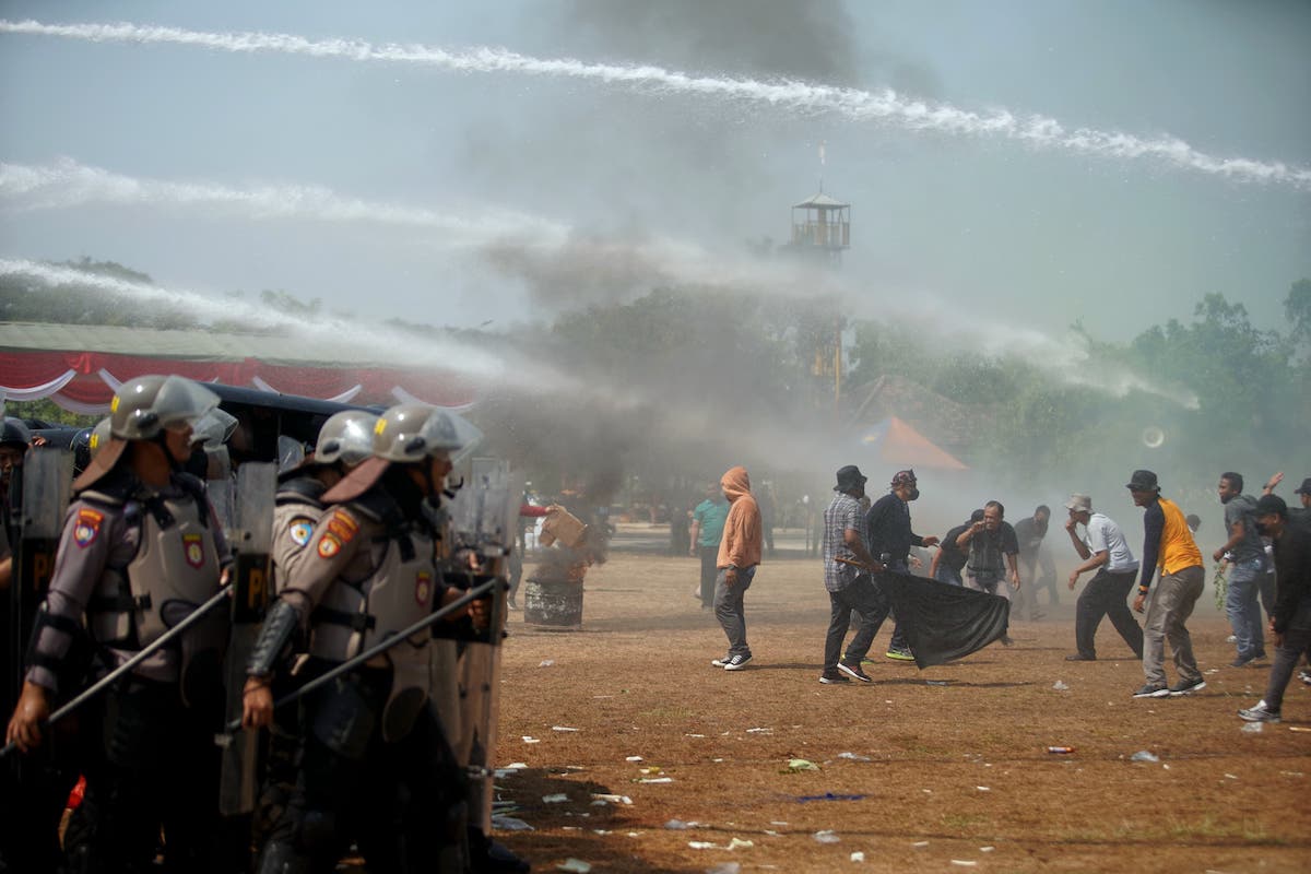 Foto 5 dari 7: Gelar Simulasi Sispamkota, Polres Madiun Kota Tunjukkan Kesiapsiagaan Petugas Kawal Pemilu 2024