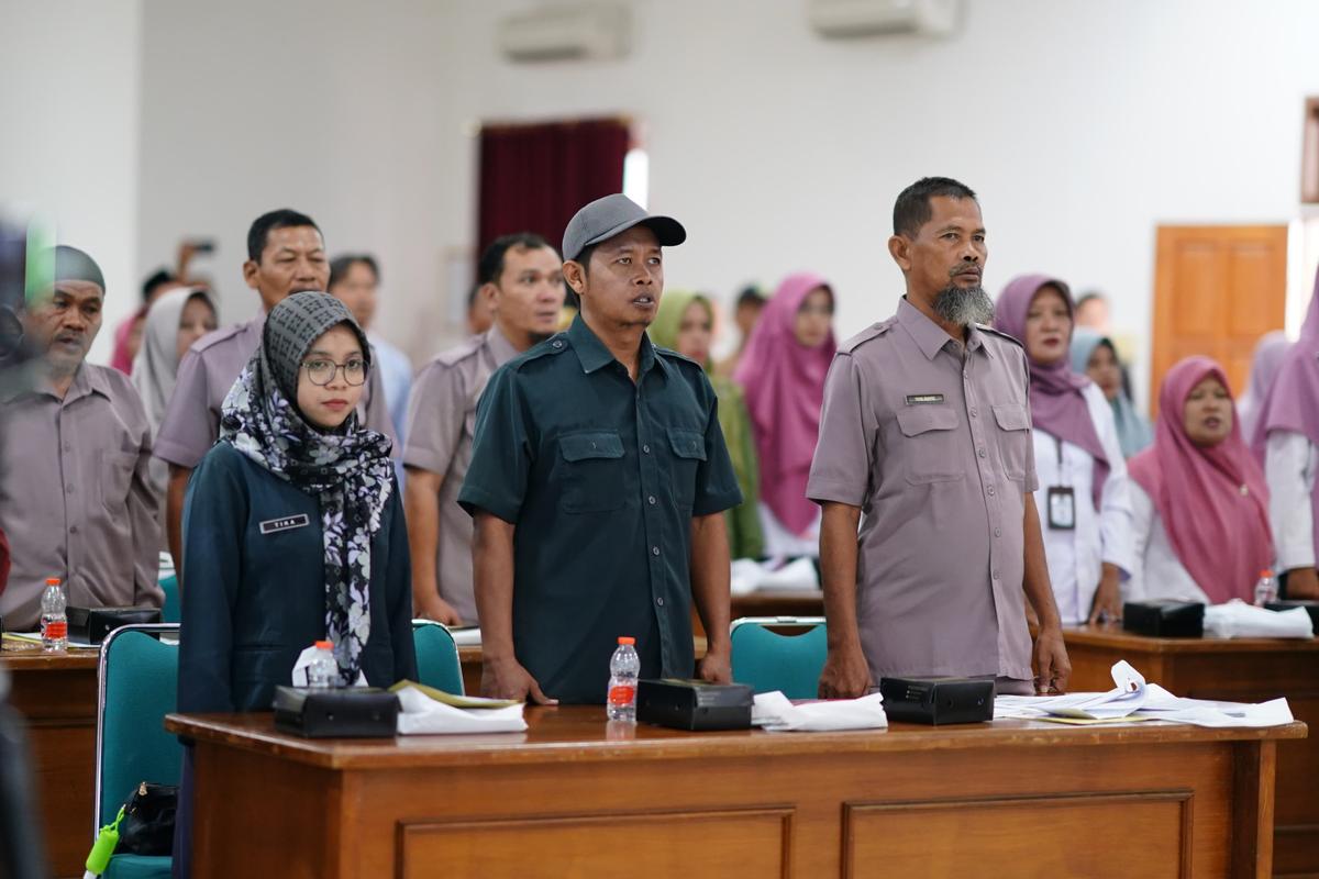 Foto 8 dari 11: Berbatasan Langsung dengan Masyarakat, Pemkot Madiun Bekali Modin dan Kepala Seksi Pemberdayaan Melalui Penyuluhan Hukum
