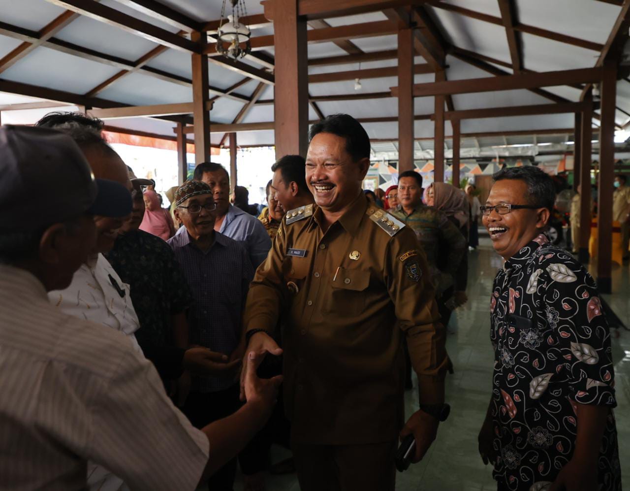 Foto 10 dari 10: Bertemu Masyarakat di Kelurahan Manisrejo, Wali Kota Ajak Warga Aktif dan Dukung Pembangunan
