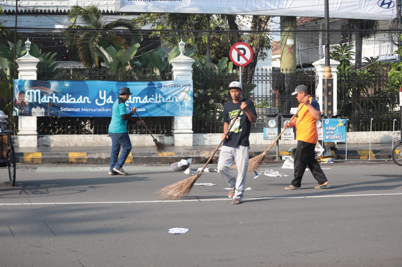 Kisah Sahdan: Petugas DLH Mateng Tak Libur Demi Angkut Sampah Keluarga