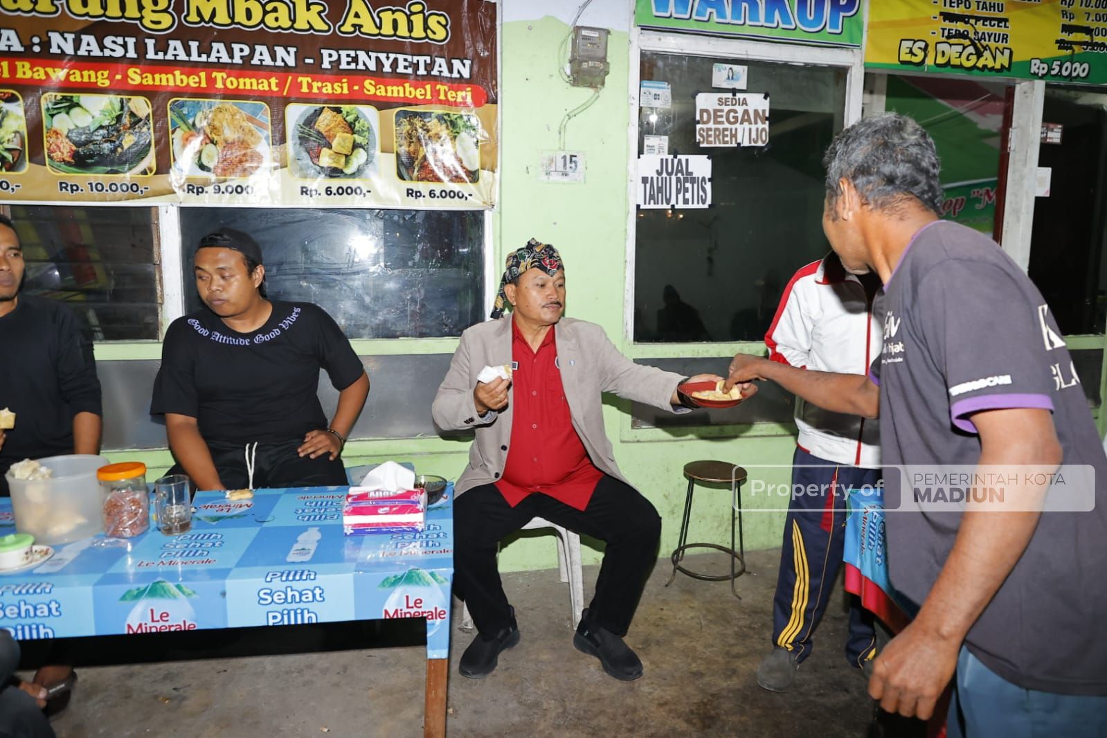 Foto 9 dari 10: Hadiri Pagelaran Wayang Kulit Di Winongo, Wali Kota Apresiasi Upaya Pelestarian Budaya