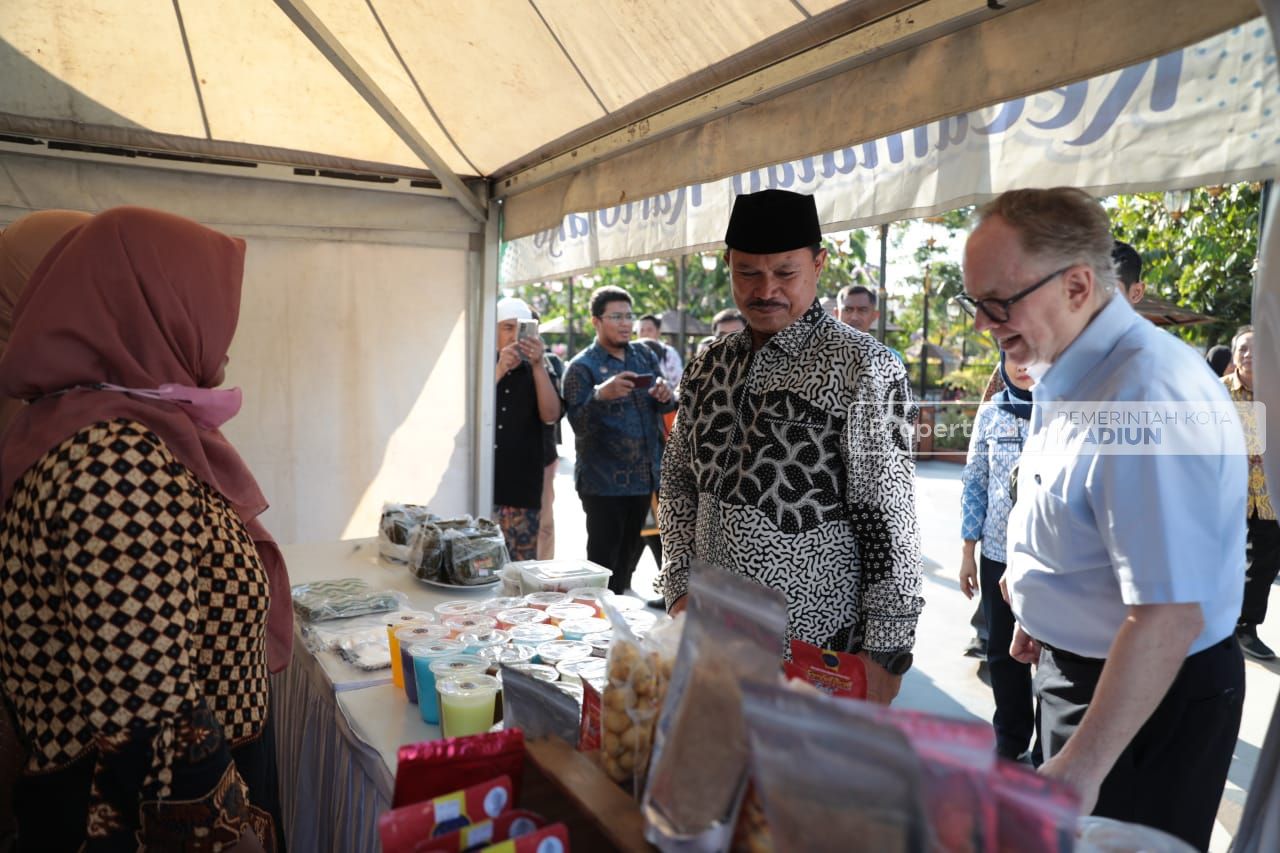 Foto 9 dari 10: Sarasehan Organisasi Masyarakat Sipil, Wali Kota Harap Peran OMS Semakin Meningkat ke Depan