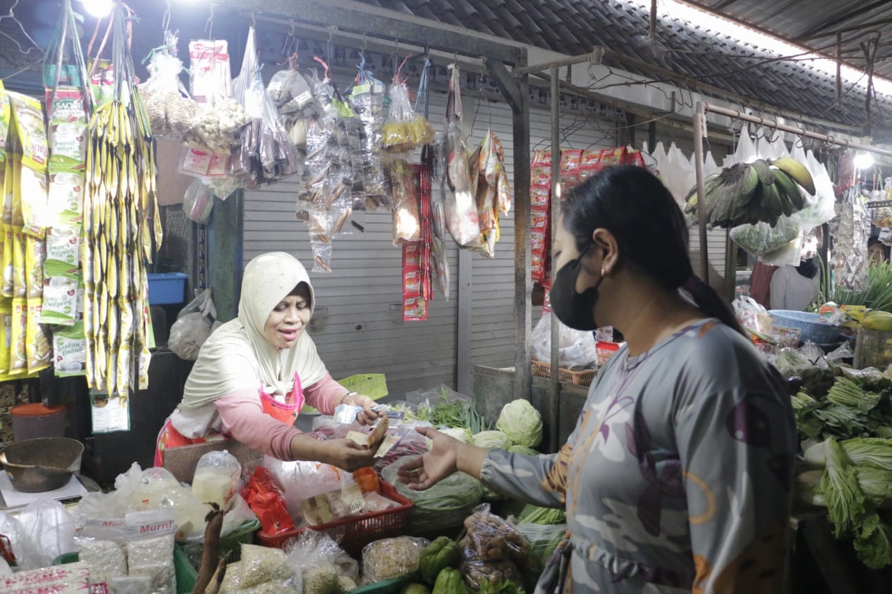 Foto 9 dari 9: E-Retribusi Sudah Berlaku di 17 Pasar Tradisional di Kota Pendekar