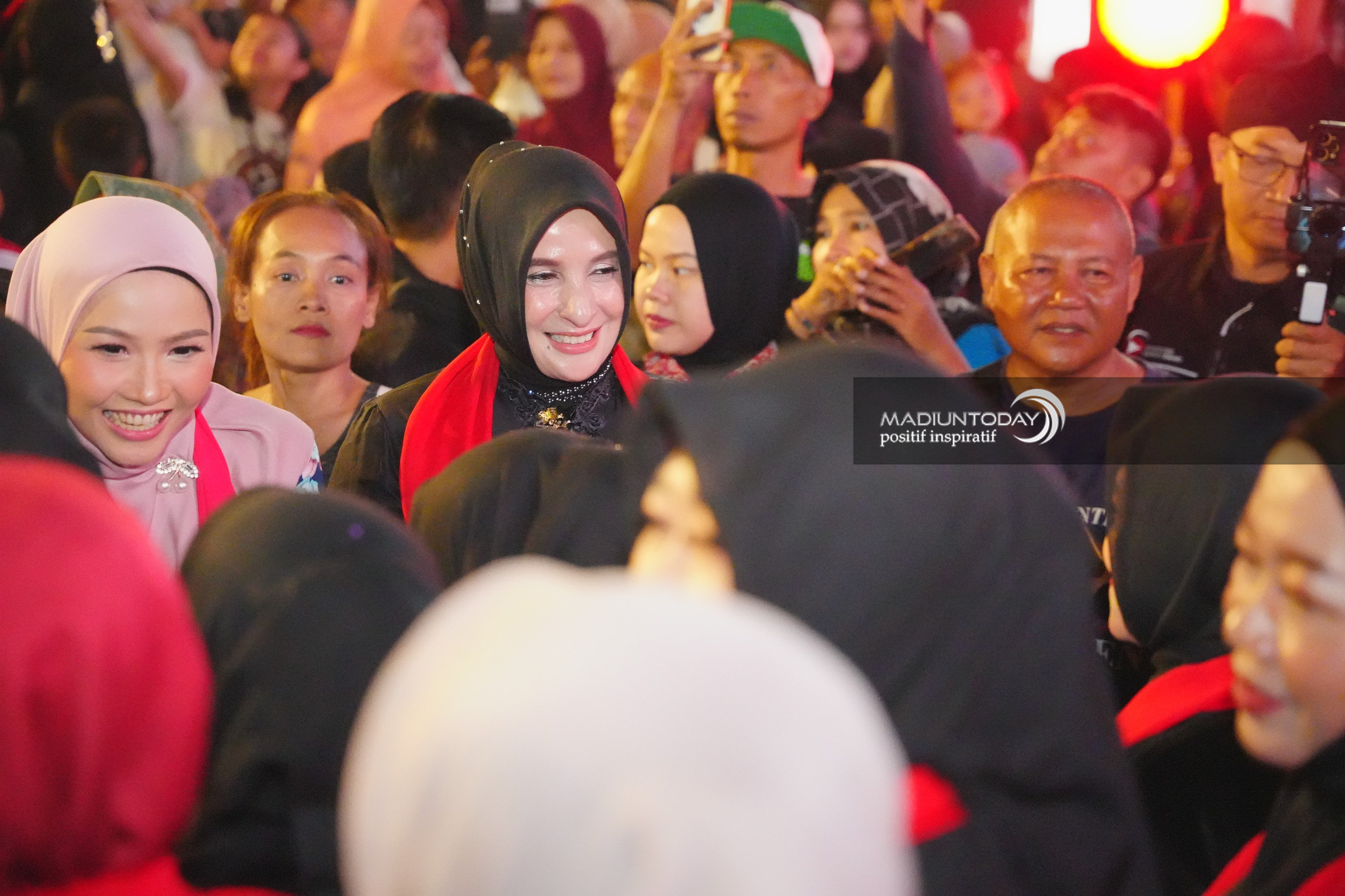 Foto 8 dari 11: Madiun Menari Pukau Wawali Pekalongan: Madiun Luar Biasa!