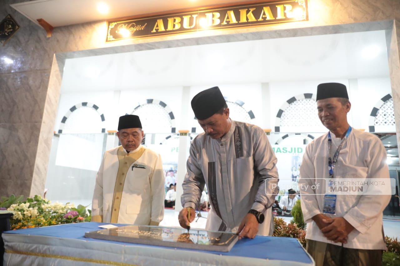 Foto 1 dari 13: Resmikan Masjid Abu Bakar, Wali Kota Harap Bawa Keberkahan Bagi Sekitar