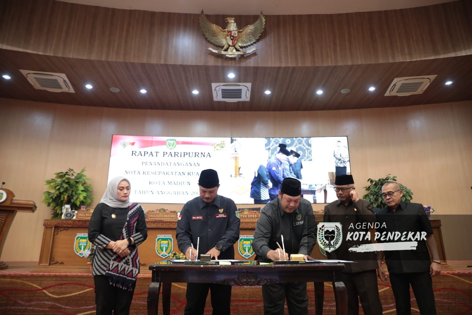 Foto 2 dari 9: Eksekutif-Legislatif Kota Madiun Teken Nota Kesepakatan KUA-PPAS 2024