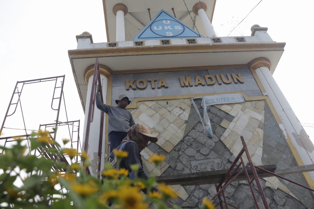 Foto 1 dari 5: Percantik Wajah Gerbang Kota, Pemkot Perbaiki Tugu UKS
