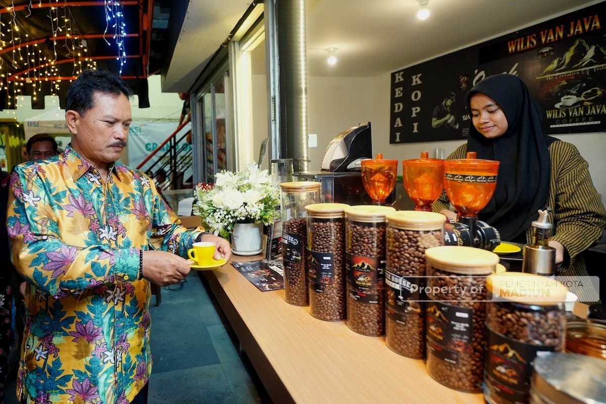 Foto 5 dari 9: Launching Konsultan UMKM Indonesia, Wali Kota Harap Makin Banyak Produk Andalan Kota Go Internasional