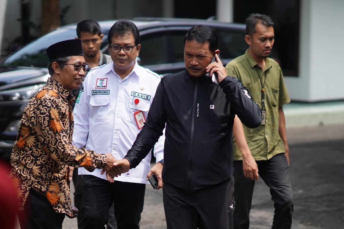 Foto utama berita: Beri Pembinaan Puskowantama, Wali Kota Harap Koperasi Bantu Tingkatkan Ekonomi Masyarakat