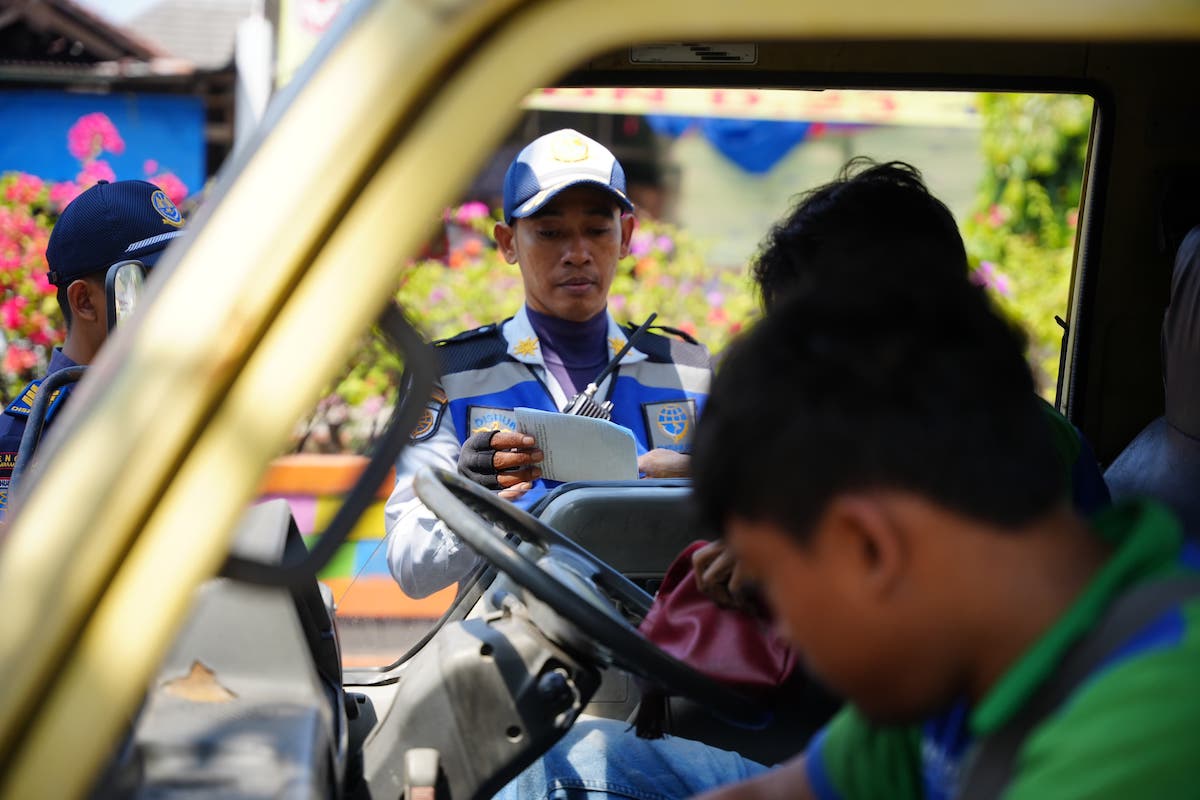Foto 2 dari 9: Cegah ODOL, Dishub Gelar Operasi Keselamatan Lalu Lintas