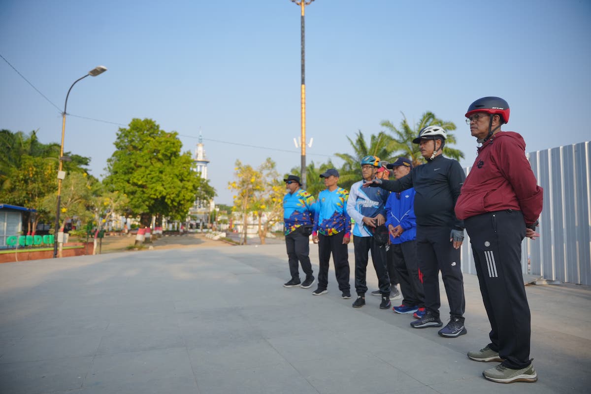 Foto 3 dari 8: Gowes Pagi Cek Pembangunan, Wali Kota Pastikan Semua Sesuai Target