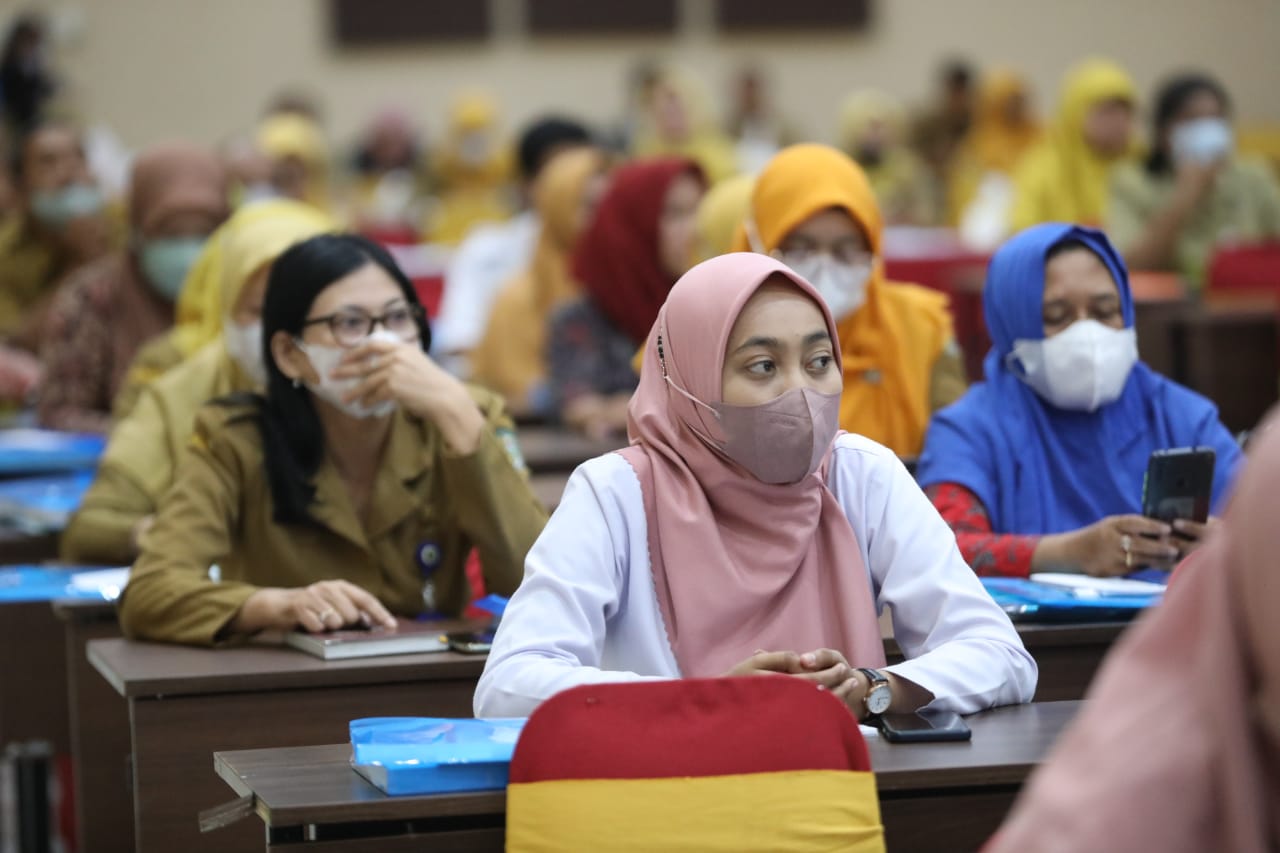 Foto 7 dari 10: Hadiri Bimtek Pengelolaan Perpustakaan Sekolah, Wali Kota Targetkan Seluruhnya Terakreditasi A