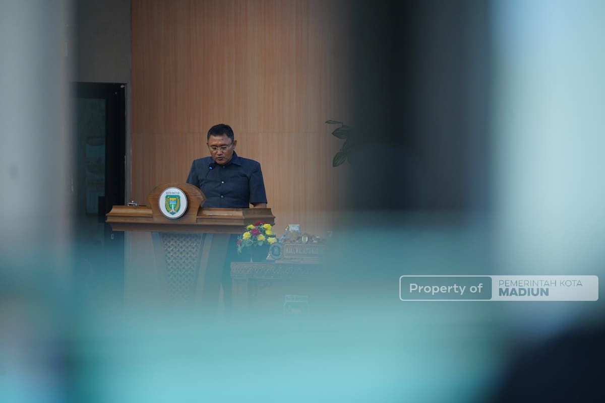 Foto 5 dari 8: Pembahasan Raperda APBD 2024 Berlanjut, Tujuh Fraksi Sampaikan Pemandangan Umum Pada Sidang Paripurna