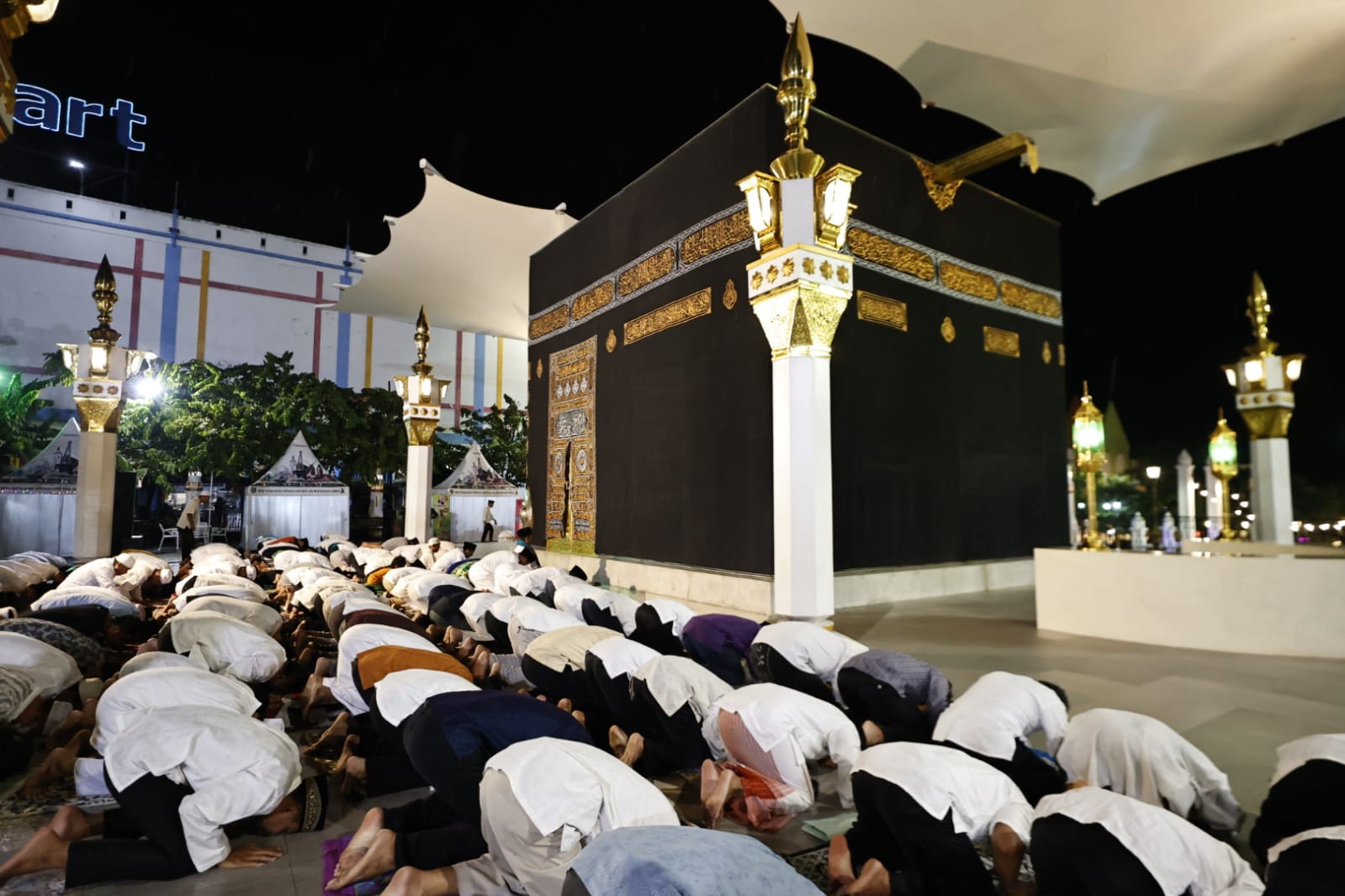 Foto 2 dari 5: Tarawih di Mushola Ka’bah PRC, Wali Kota Ajak Warga Maksimalkan Ibadah dan Ramaikan PRC