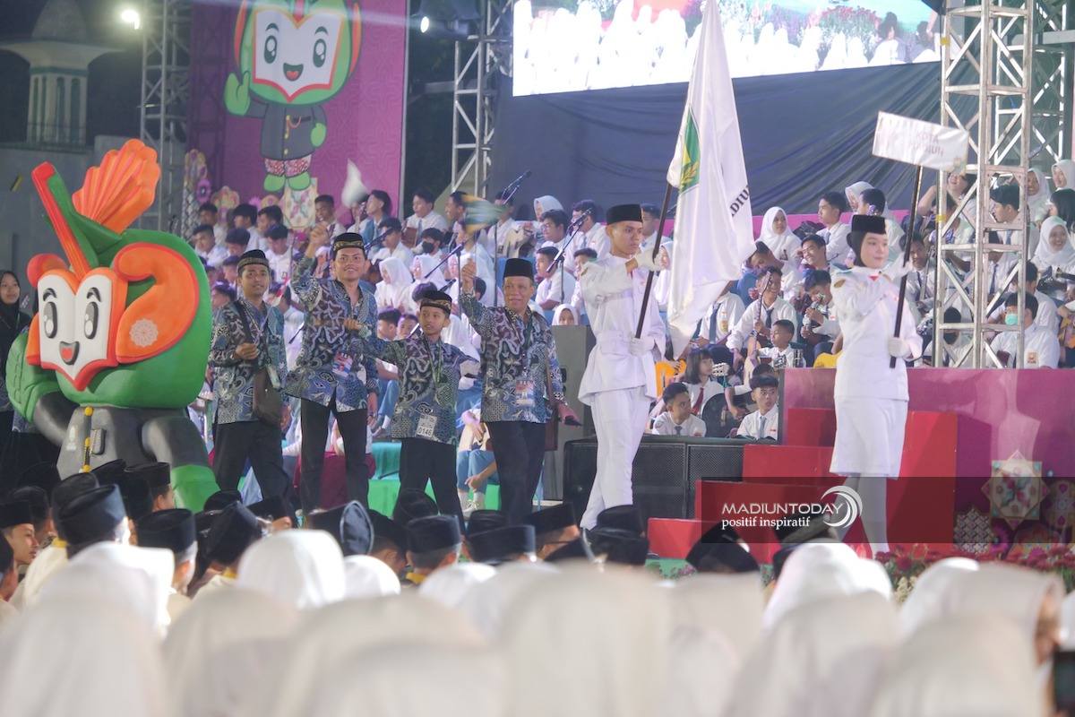 Foto 2 dari 8: MTQ ke-30 Jatim Dimulai, Kafilah Kota Madiun Siap Rebut Juara