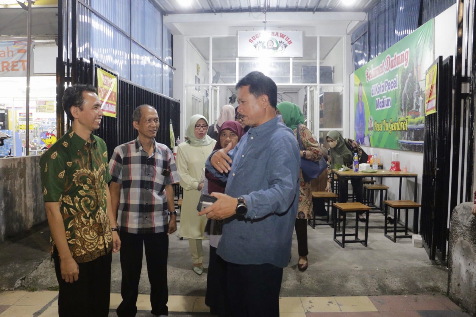 Foto 9 dari 9: Sambut Tim Juri Lomba Kampung KB Nasional, Wali Kota Suguhkan Makanan Khas Kota Pendekar