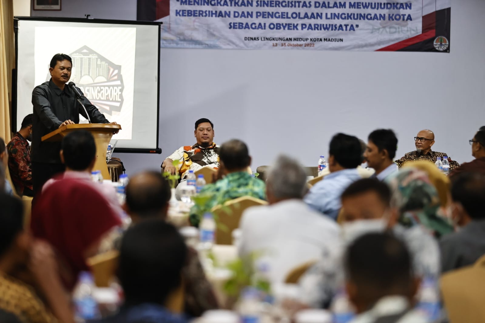 Foto 6 dari 12: Belajar Pengelolaan Lingkungan Skala Internasional, Wali Kota Hadirkan Narasumber Dari Singapura