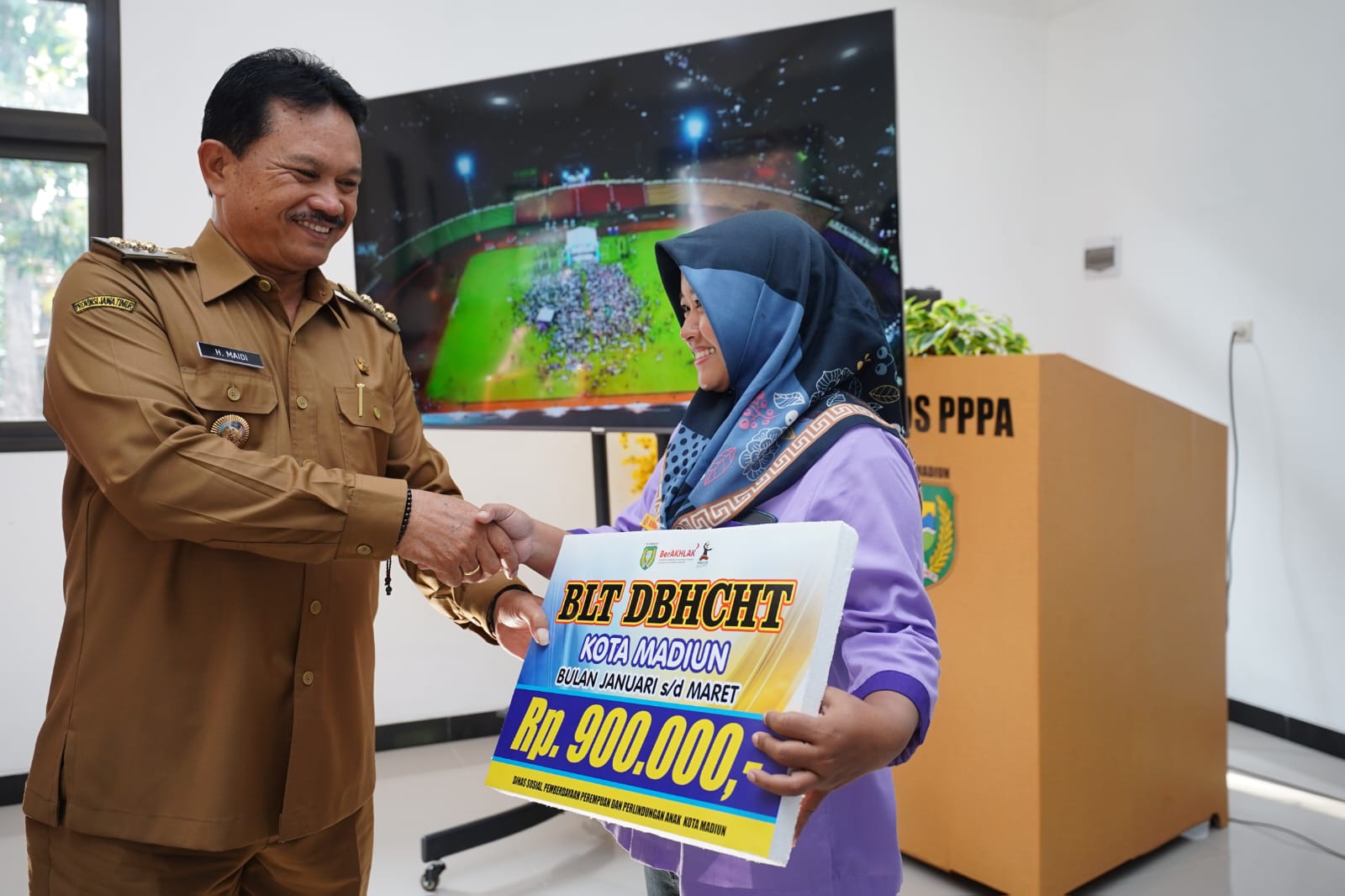 Foto utama berita: Baru Triwulan Pertama, Pemkot Madiun Sudah Salurkan Bantuan Hingga Rp 11 Miliar Untuk Masyarakat