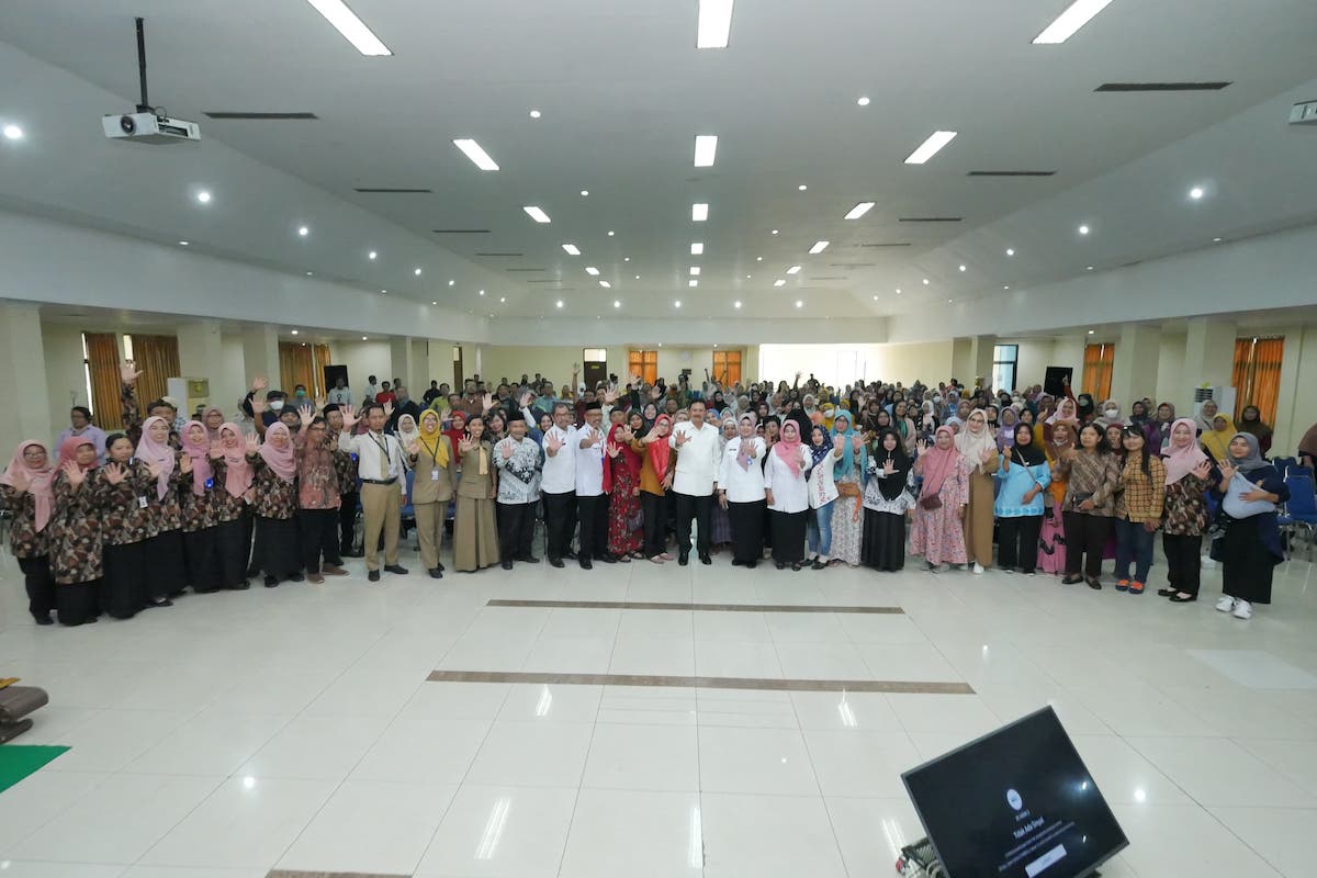 Foto 8 dari 9: Beri Sosialisasi Program SMPN 5 Kota Madiun, Wali Kota Harap Siswa Optimal dalam Belajar