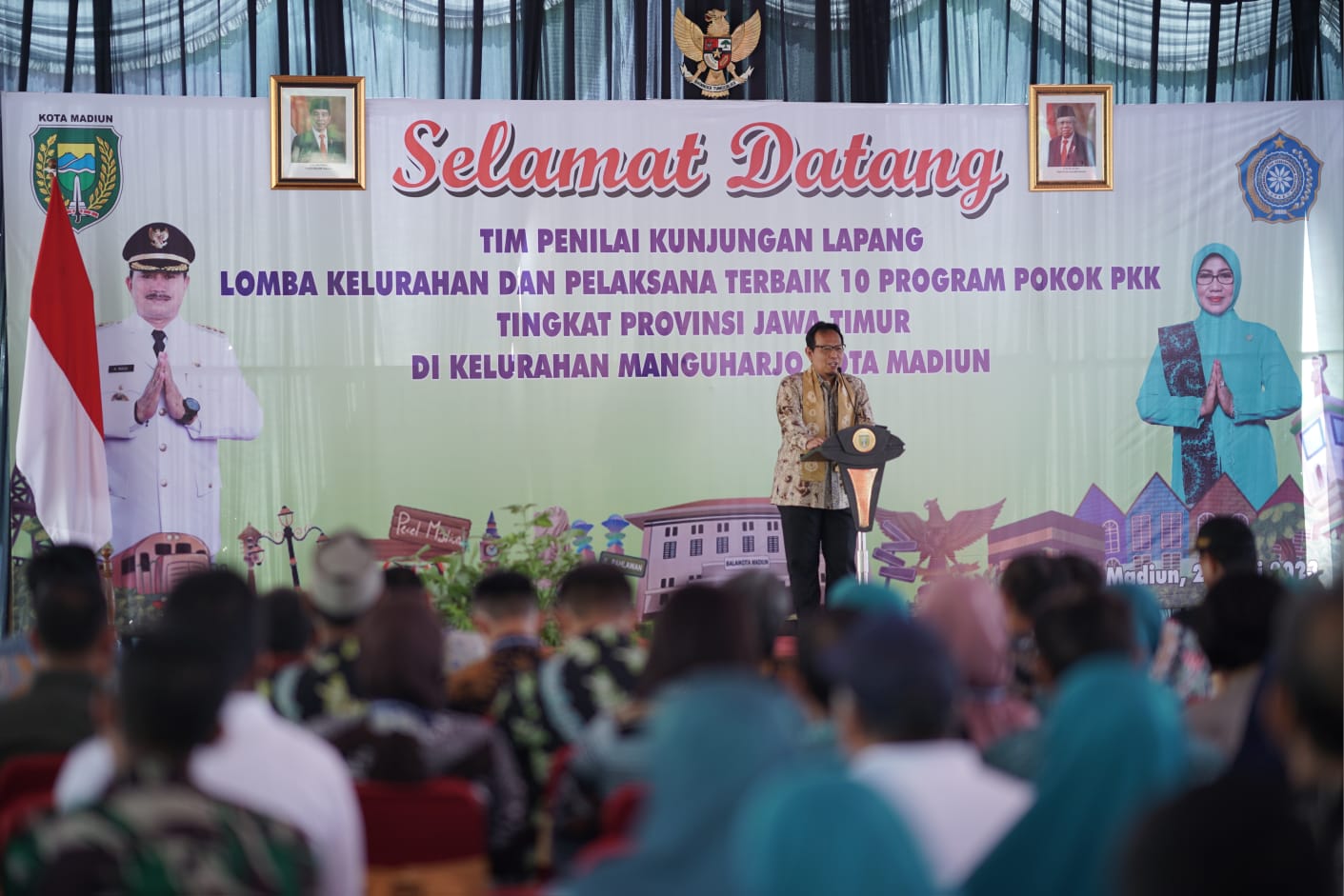 Foto 2 dari 4: Penilaian Lapang Lomba Kelurahan dan Pelaksana Terbaik 10 Program Pokok PKK Jatim, Wali Kota Optimis Juara Lagi