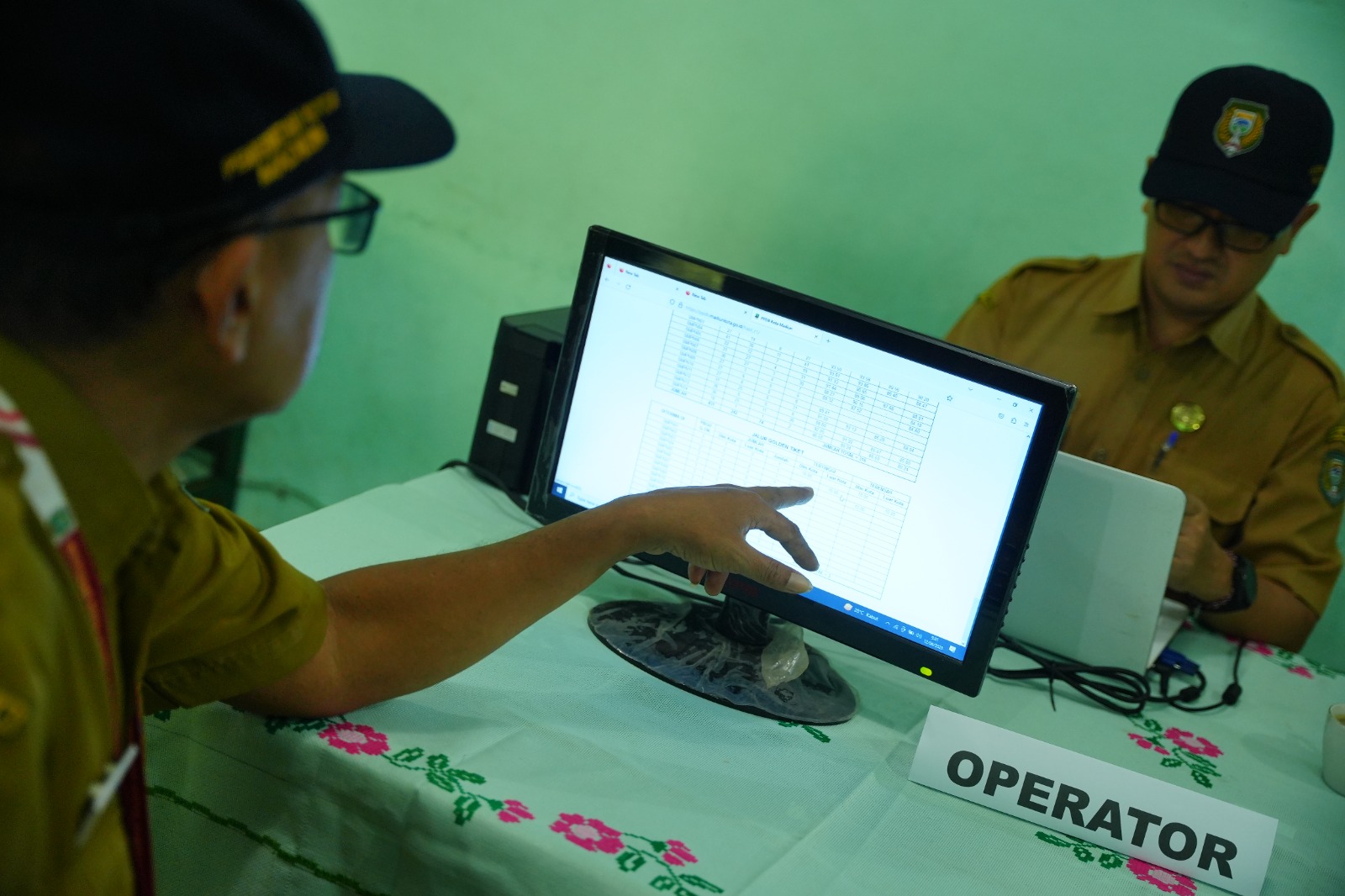 Foto 4 dari 4: Dindik Pantau Pelaksanaan PPDB Jalur Online Tahap 1