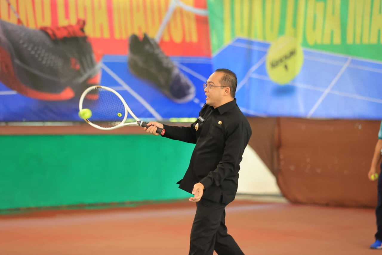 Foto 1 dari 9: Buka Kejurnas Tenis Yunior, Pj Wali Kota Harap Lahirkan Atlet Berprestasi