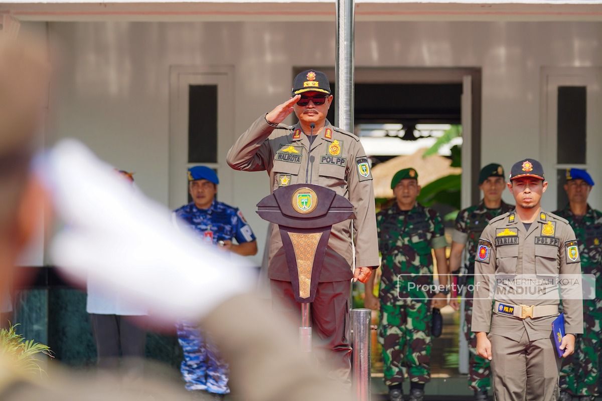 Foto 4 dari 9: Kirab Pataka Jer Basuki Mawa Beya Sampai di Kota Madiun, Langsung Diberangkat ke Daerah Selanjutnya