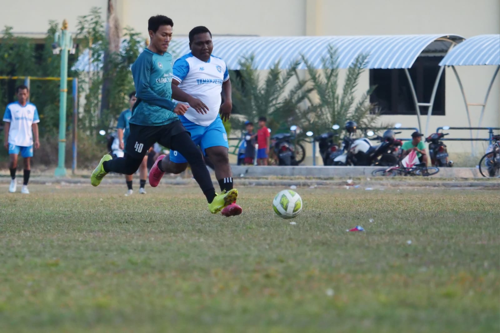 Foto 4 dari 9: Laga Final Turnamen Sepak Bola Piala DPRD Kota Madiun Besok Sore, Armaya: Dijamin Seru Sejak Menit Awal