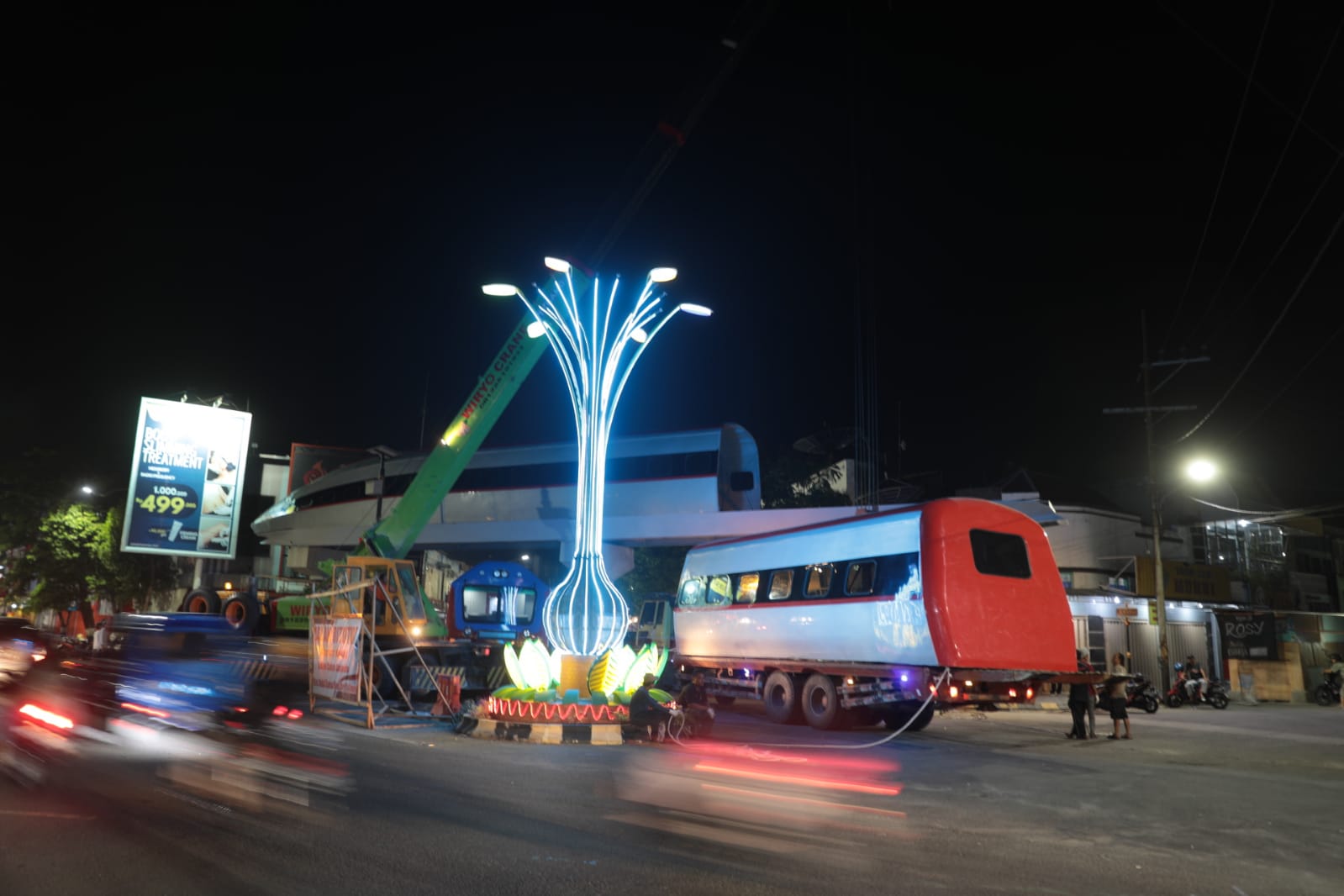 Foto 6 dari 10: Replika Kereta Cepat Bogowonto Mulai Dipasang, Besok Lanjut Pemasangan Lantai dan Interior
