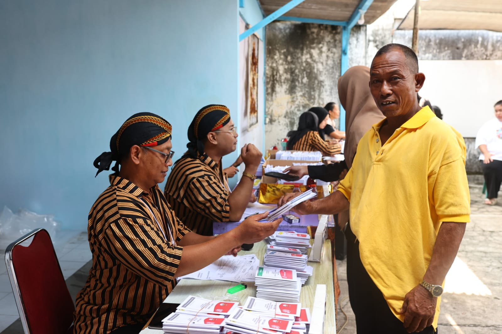Foto 5 dari 6: Uniknya TPS Bernuansa Tempo Dulu, Serasa Bernostalgia di Masa Lalu